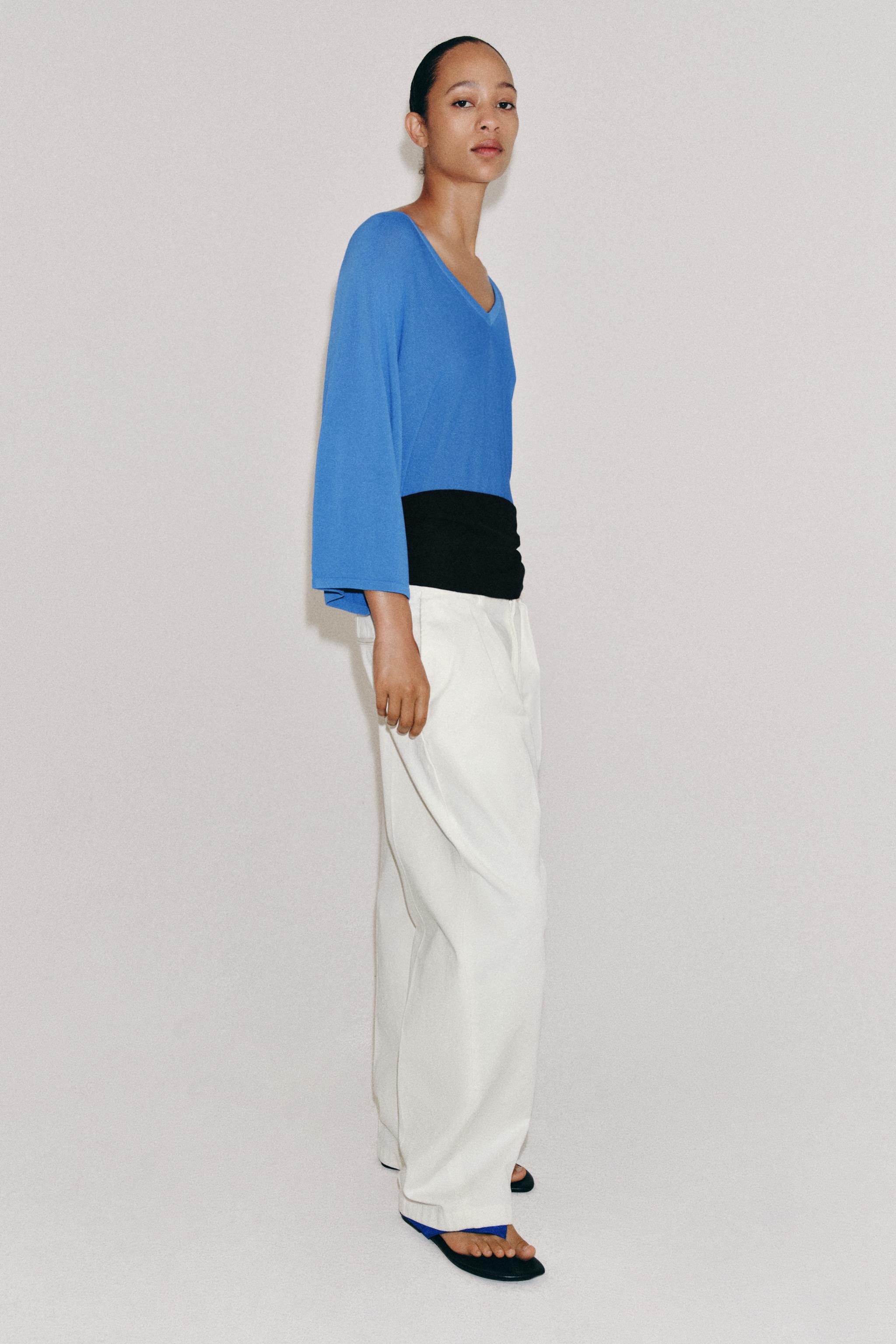 FLOWY V-NECK KNIT JUMPER